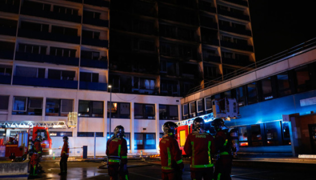 Внаслідок пожежі у лікарні під Парижем одна людина загинула і восьмеро постраждали