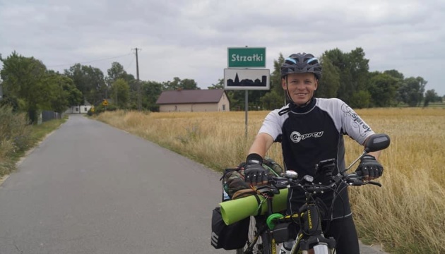 Молодий волинянин проїхав велосипедом від України до Франції