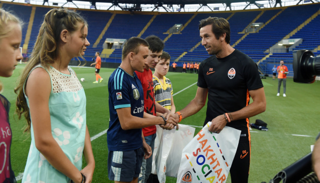 Даріо Срна нагородив переможців дитячого футбольного проекту Darijo 33