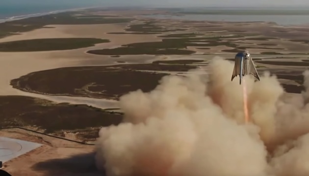 SpaceX протестували прототип футуристичного космічного корабля Starhopper