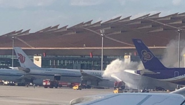У Китаї загорівся літак перед посадкою пасажирів