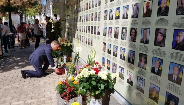 Посол Польщі вшанував пам'ять загиблих захисників України