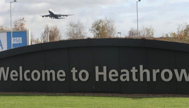 Британські екоактивісти погрожують паралізувати роботу аеропорту Хітроу