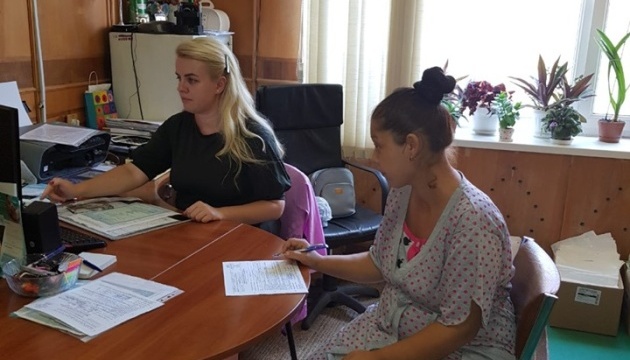 У Мукачеві місце проживання новонароджених можна зареєструвати у пологовому У Мукачеві місце проживання новонароджених можна зареєструвати у пологовому