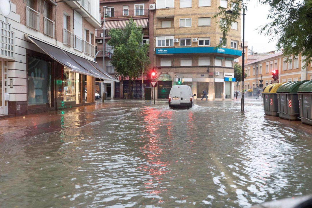 Испанию накрыли сильные дожди: есть жертвы