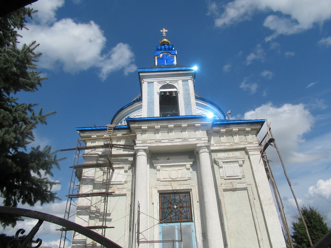 Храм в Осиновому. Синє сяйво