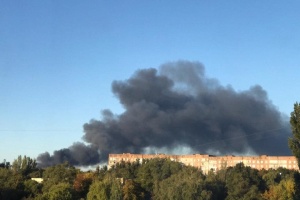 ドネツィク市で爆発音・黒煙 「DPR」弾薬庫で火災