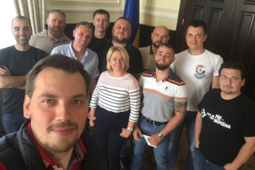Гончарук і Коляда обговорили проблемні питання з ветеранами