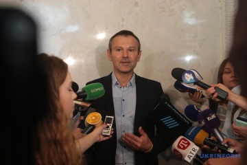 Вакарчук радить Зеленському використати мітинги як сильну сторону в Парижі