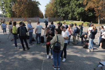 Біля військового аеродрому Борисполя чергують журналісти