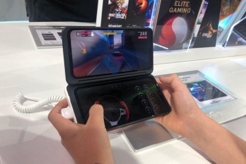 LG представила смартфон з трьома екранами