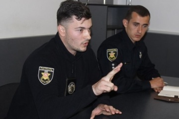 ДТП, хабарі й збут наркотиків: головного патрульного Буковини вимагають звільнити
