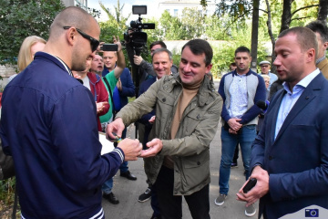 Паралімпійський чемпіон Віктор Смирнов отримав ключі від квартири в Слов’янську