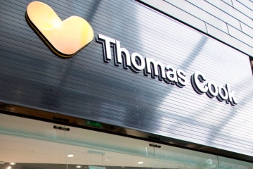Банкрутство Thomas Cook: Британія почала повертати з-за кордону туристів