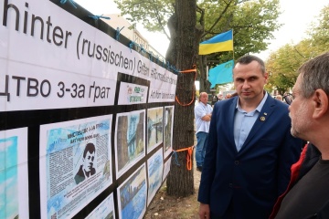 Сенцов зняв у Берліні плакати з вимогою звільнити його