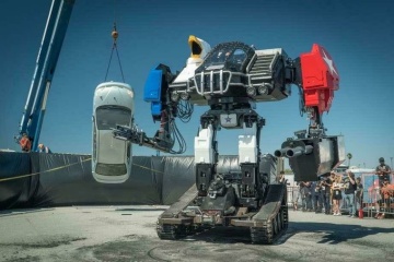 Компанія MegaBots виставила на аукціон 15-тонного бойового робота