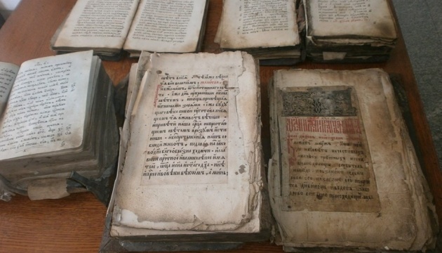 У Черкасах під час будівництва знайшли старовинні церковні книги