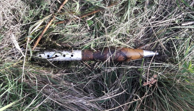 На Донеччині у річці знайшли арсенал боєприпасів