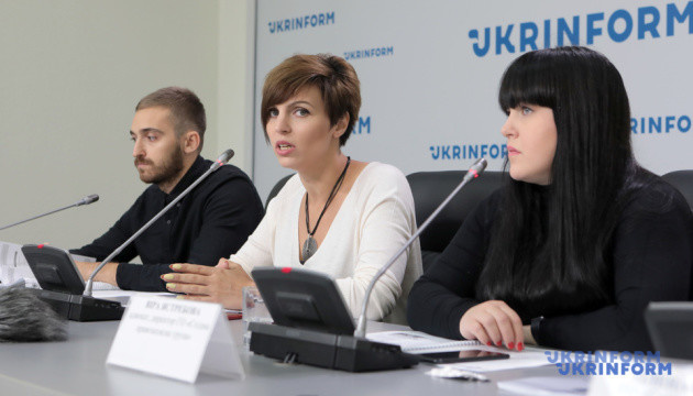 ЗМІ на окупованому Донбасі ліплять із Росії образ “друга і родини” - правозахисники