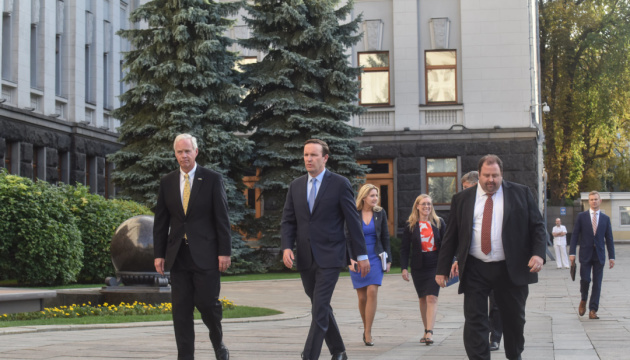 Senador Murphy: El intercambio de prisioneros entre Ucrania y Rusia será un paso importante  
