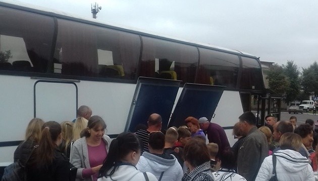 Діти, які потрапили в ДТП на Львівщині, їдуть додому