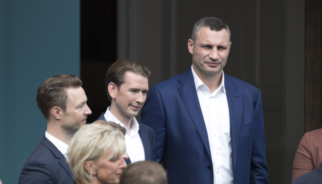 Vitali Klitschko trifft sich in Wien mit Sebastian Kurz und besucht ÖVP-Wahkampfveranstaltung - Fotos
