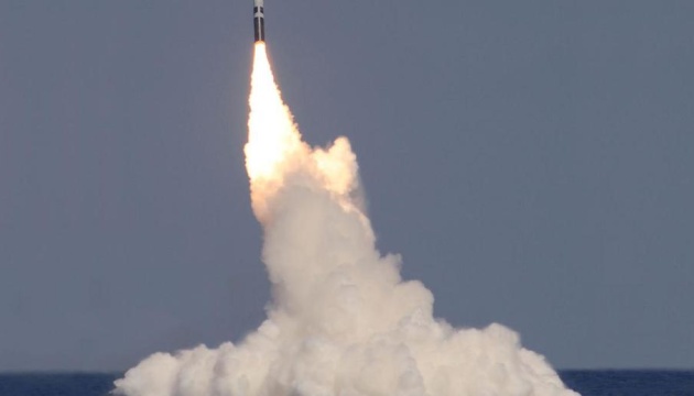 США випробували чотири балістичні ракети Trident II
