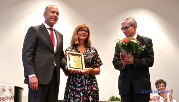 Ребекка Гармс отримала найвищу нагороду Світового конґресу українців