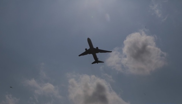 Aviones se despegan de los aeropuertos de Ucrania y Rusia (Fotos)