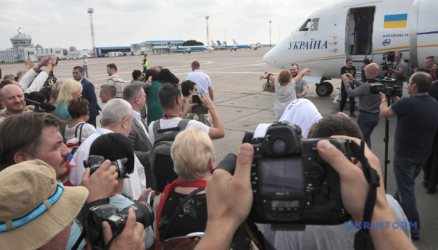 Діаспора вітає повернення політв’язнів до України та посилення тиску на Москву 