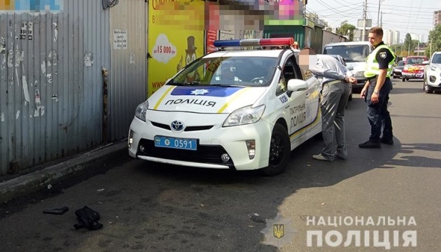 У Києві затримали водія, який під час дорожнього конфлікту стріляв у автівку
