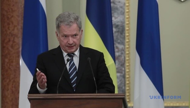 President of Finland discusses situation in Ukraine with Macron and Putin