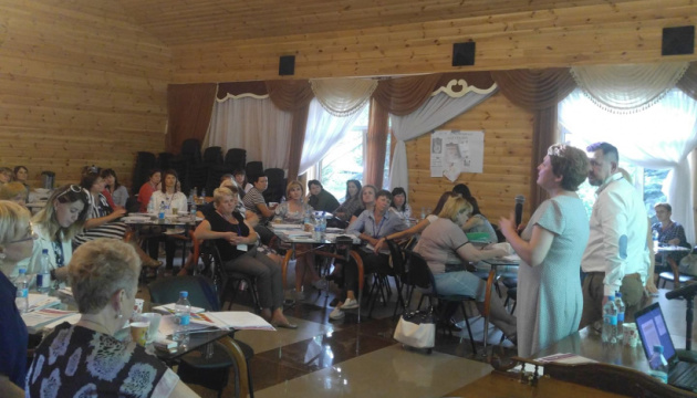 На Донеччині для жертв домашнього насильства проводять семінар-тренінг