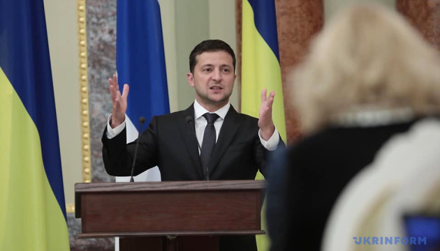 Zelensky: Solo los ucranianos tendrán derecho a comprar tierras (Vídeo)