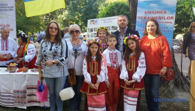 «Українське подвір'я» прийняло гостей на етнокультурному фестивалі в Кишиневі