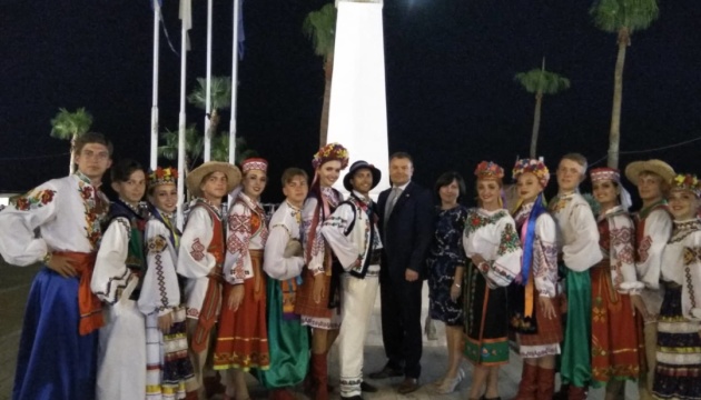 Ансамбль «Промінь» представив яскраву програму на фольклорному фестивалі на Кіпрі