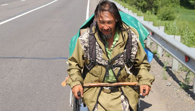 Затриманого шамана, який ішов виганяти Путіна, відправляють назад до Якутська