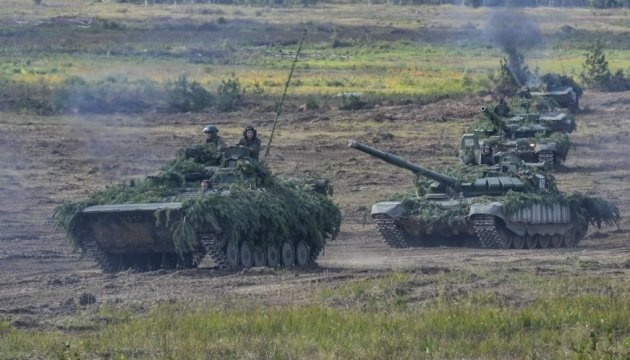 Russia moves tanks to border with Ukraine - InformNapalm