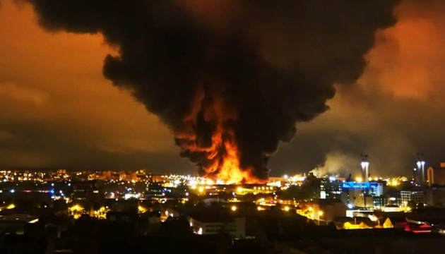 На півночі Франції сталася масштабна пожежа на хімічному заводі