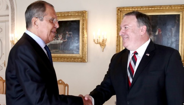 Pompeo y Lavrov discutirán la situación en Ucrania después de la Cumbre Normandía