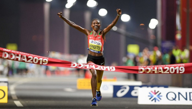 Кенійка Чепнгетіч виграла марафон на ЧС з легкої атлетики 
