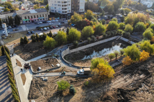 У Вінниці занедбане озеро перетворюють на міський публічний простір