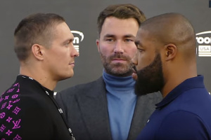 Boxen: Usyk und Witherspoon tauschen Blicke vor dem Kampf