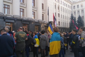 Protestaktion gegen Truppenentflechtung vor Büro des Präsidenten