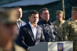 ゼレンシキー大統領、ドネツィク州を訪問 宇軍人を表彰