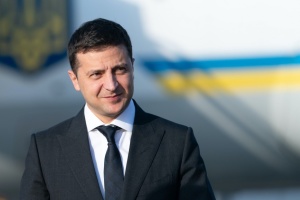 Präsident Selenskyj in Lettland: Empfang mit militärischen Ehren