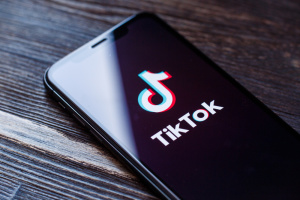 TikTok видалив акаунти Sputnik і RT на тлі американських санкцій 