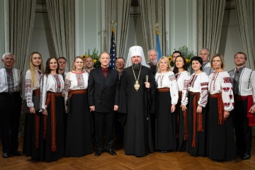 Епіфаній у США зустрічається з українською громадою