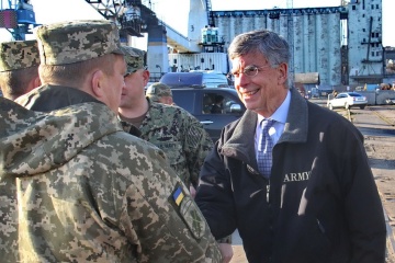 Дипломатам США показали стоянку кораблів тактичної групи