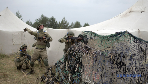 Украина усиливает границу с Беларусью перед ее военными учениями с РФ «Запад-2021»
